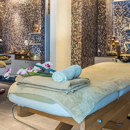 Vrissaki Hotel 4*