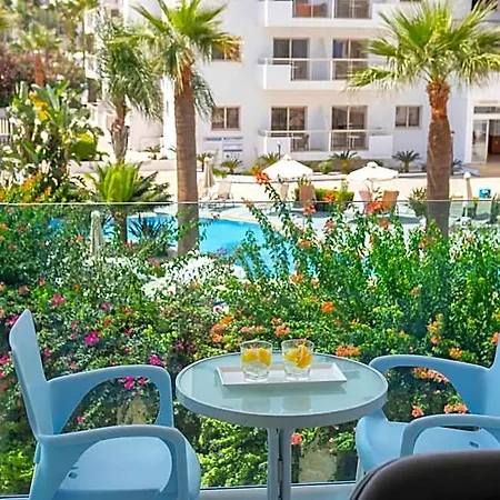 Hotel Vrissaki 4*