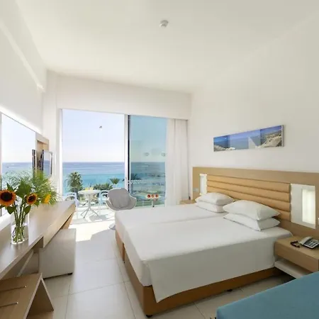 Hotel Vrissaki 4*