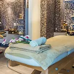 Vrissaki Hotel 4*