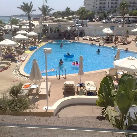 Hotel Vrissaki 4*